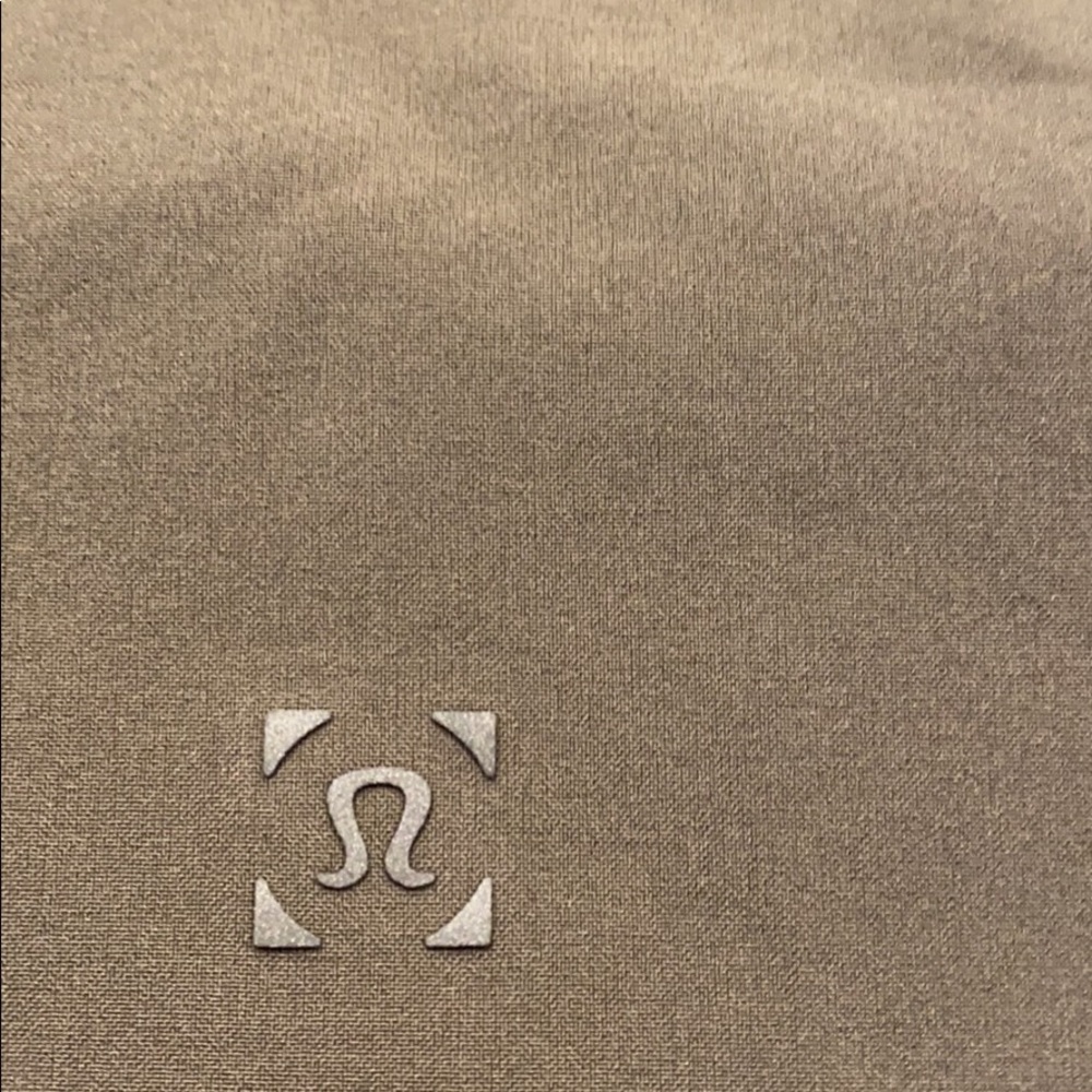 2 Lululemon Men’s X-small Pace Breaker Shorts